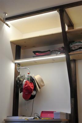 Zusätzliche Beleuchtung an der Decke Zusätzliche Beleuchtung an der Decke